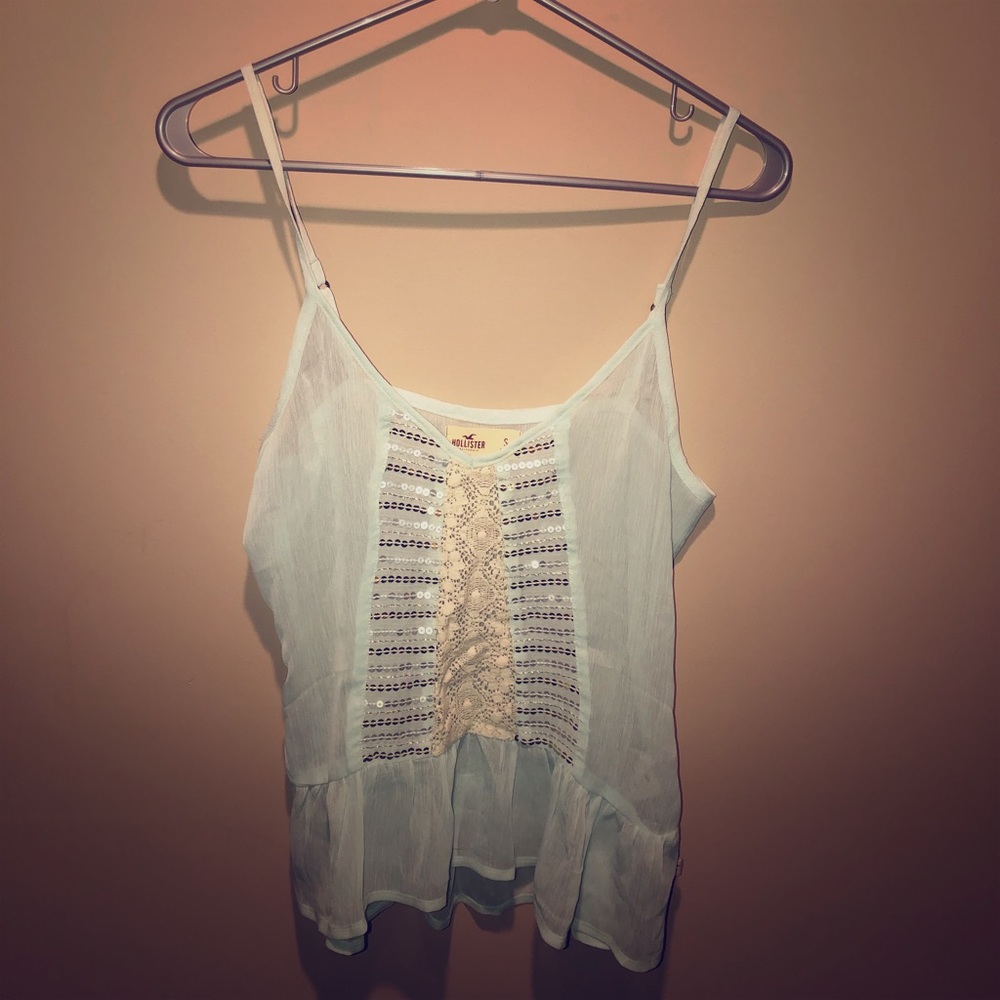 NEVER WORN blue shear top